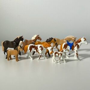 Playmobil Assorted Horses Set of 8 (25-18B)